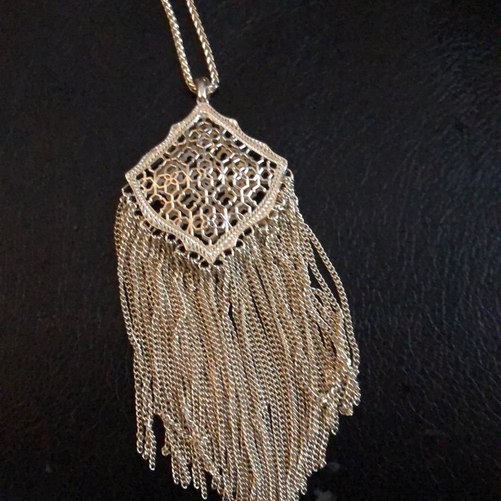 Kendra Scott necklace